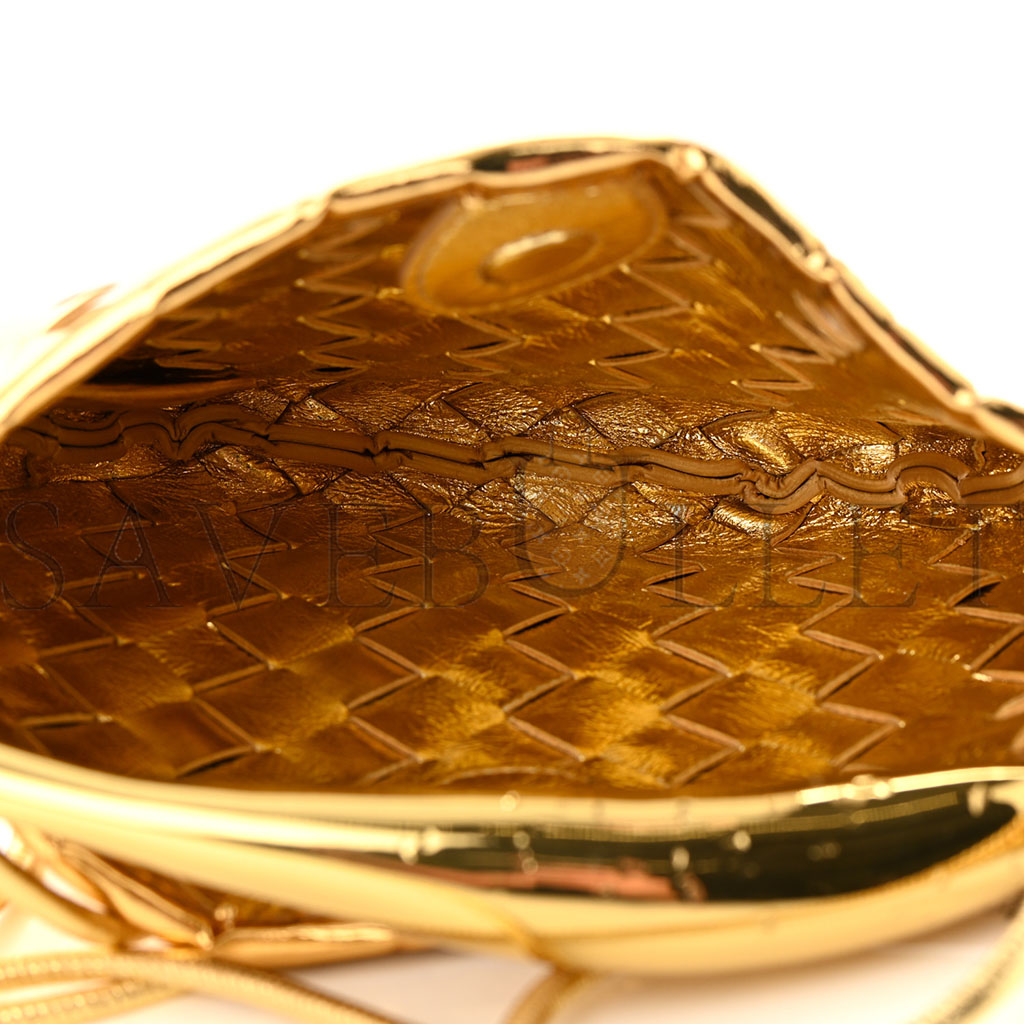 BOTTEGA VENETA MIRROR LAMINATED NAPPA INTRECCIATO MINI SARDINE BAG GOLD (20*14*3cm) BOTTEGA VENETA MIRROR LAMINATED NAPPA INTRECCIATO MINI SARDINE BAG GOLD (20*14*3cm)